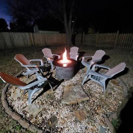 Time To Relax In Raleigh Villa Exterior foto