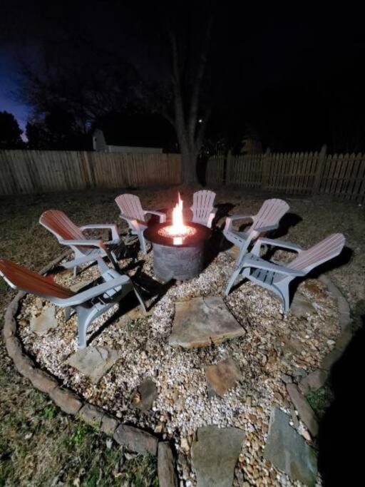 Time To Relax In Raleigh Villa Exterior foto